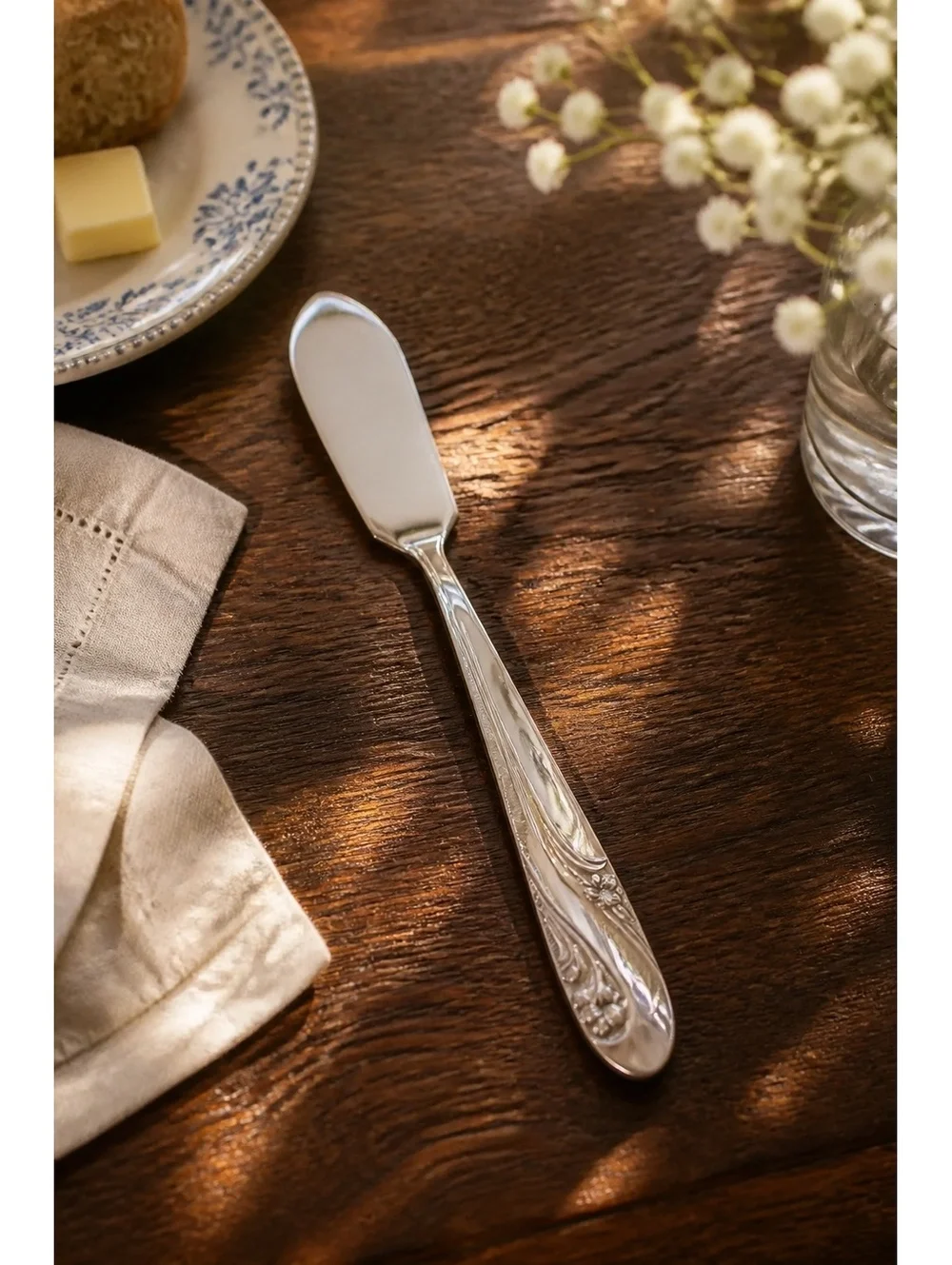 Holmes & Edwards Deep Silver Floral Master Butter Knife 6.5”